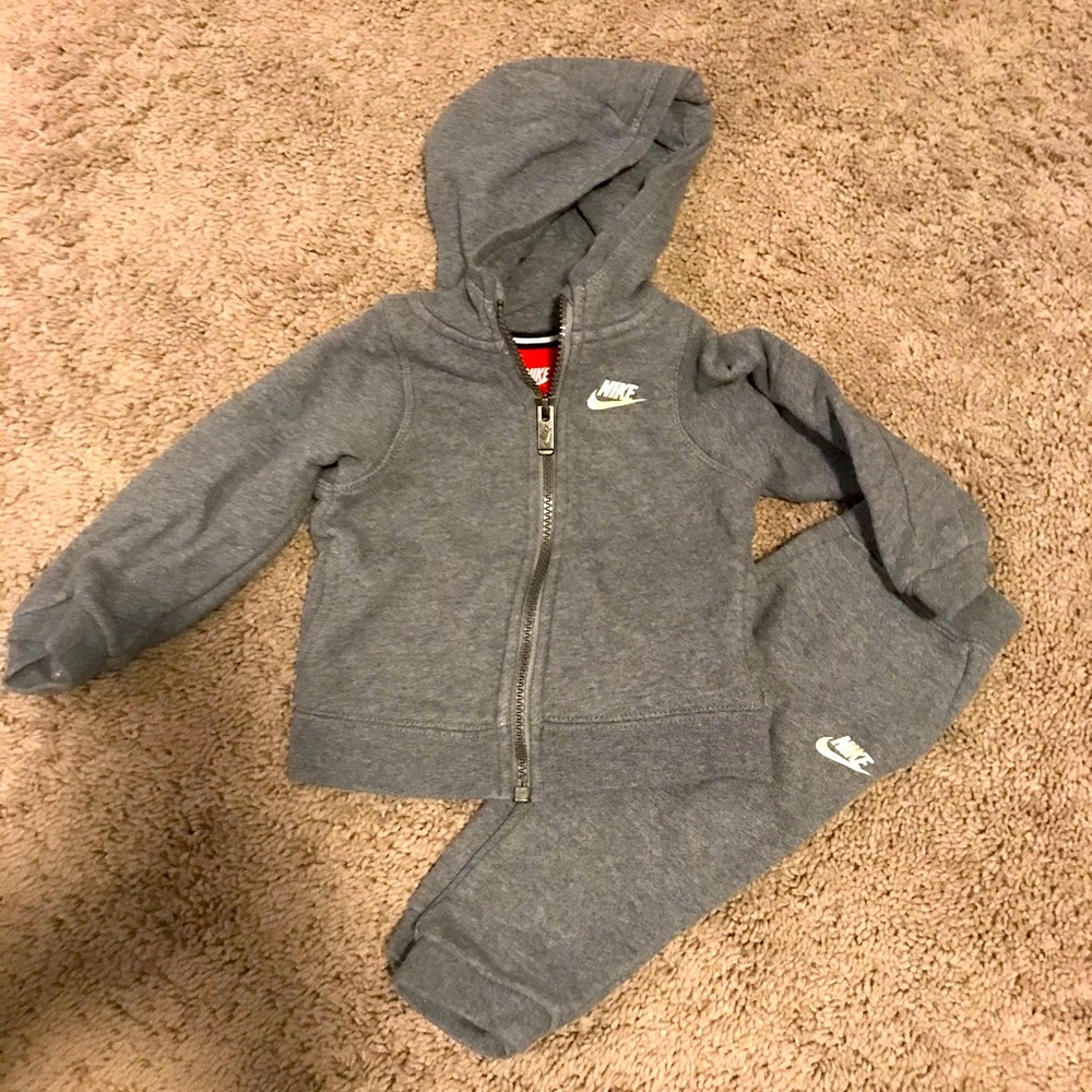Nike toddler sweat pant suit, gray size 18 months